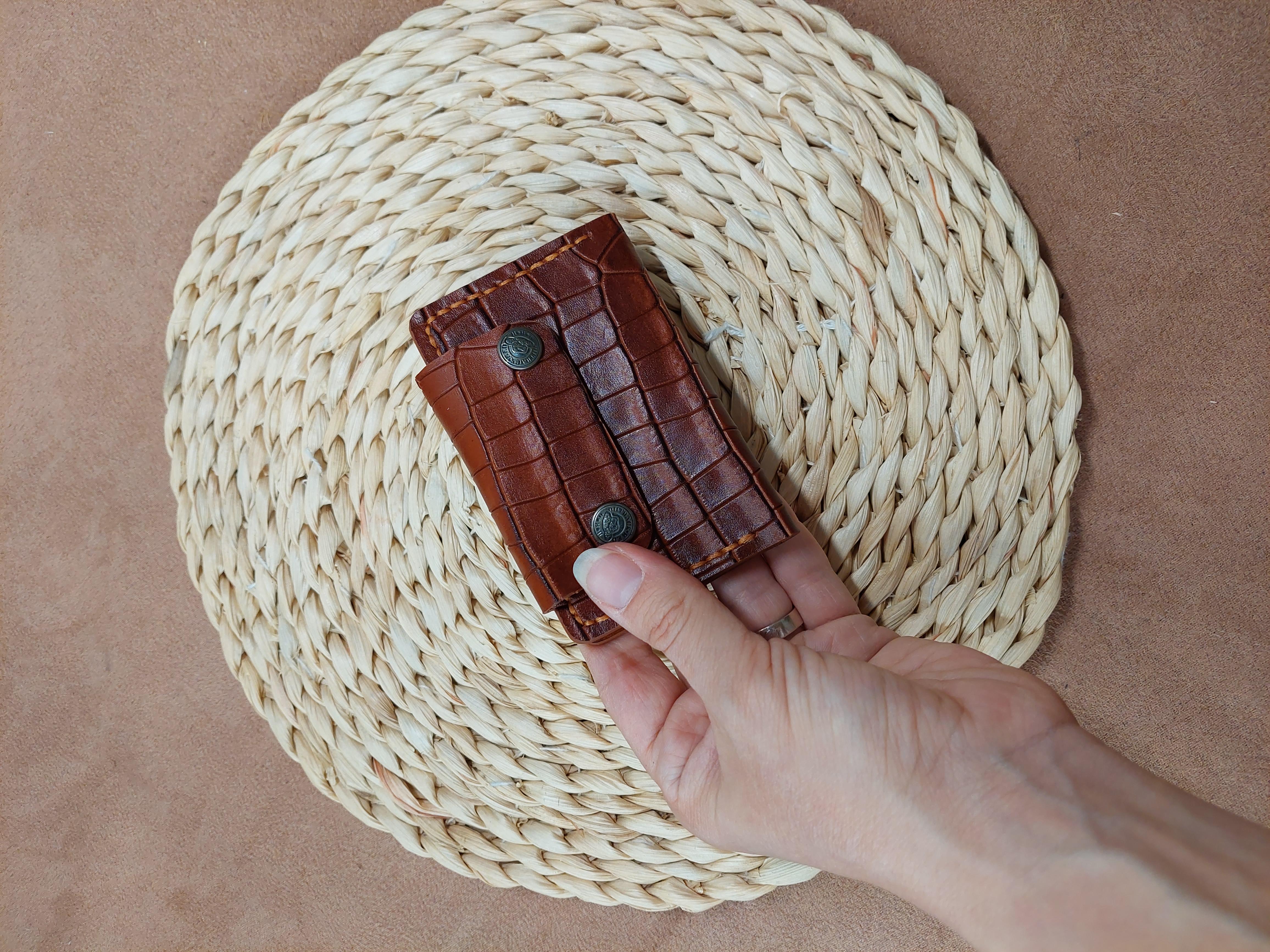 چرم دستدوز لیلی