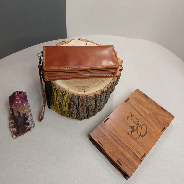 جعبه چوبی و کیف چرمی کادویی