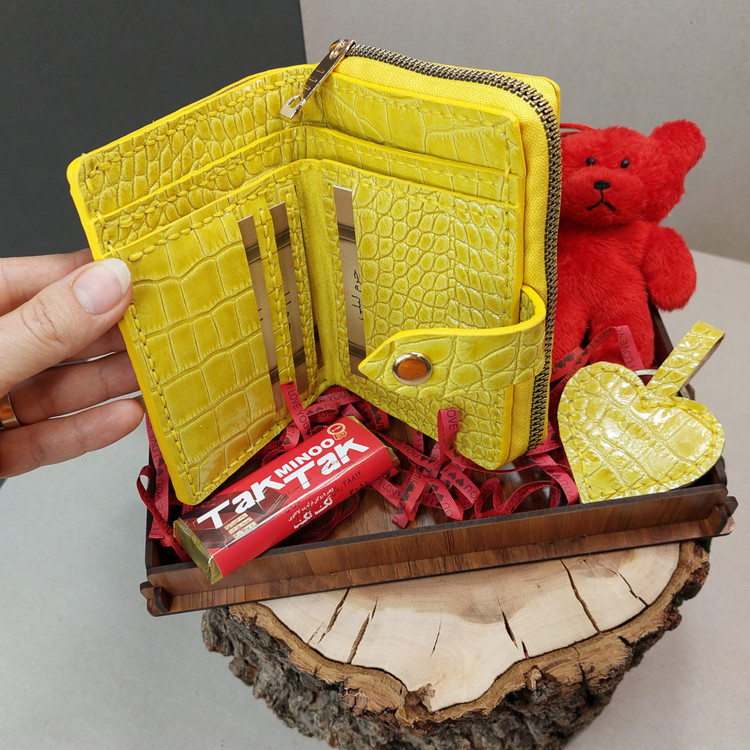 هدیه ولنتاین لاکچری چرمی